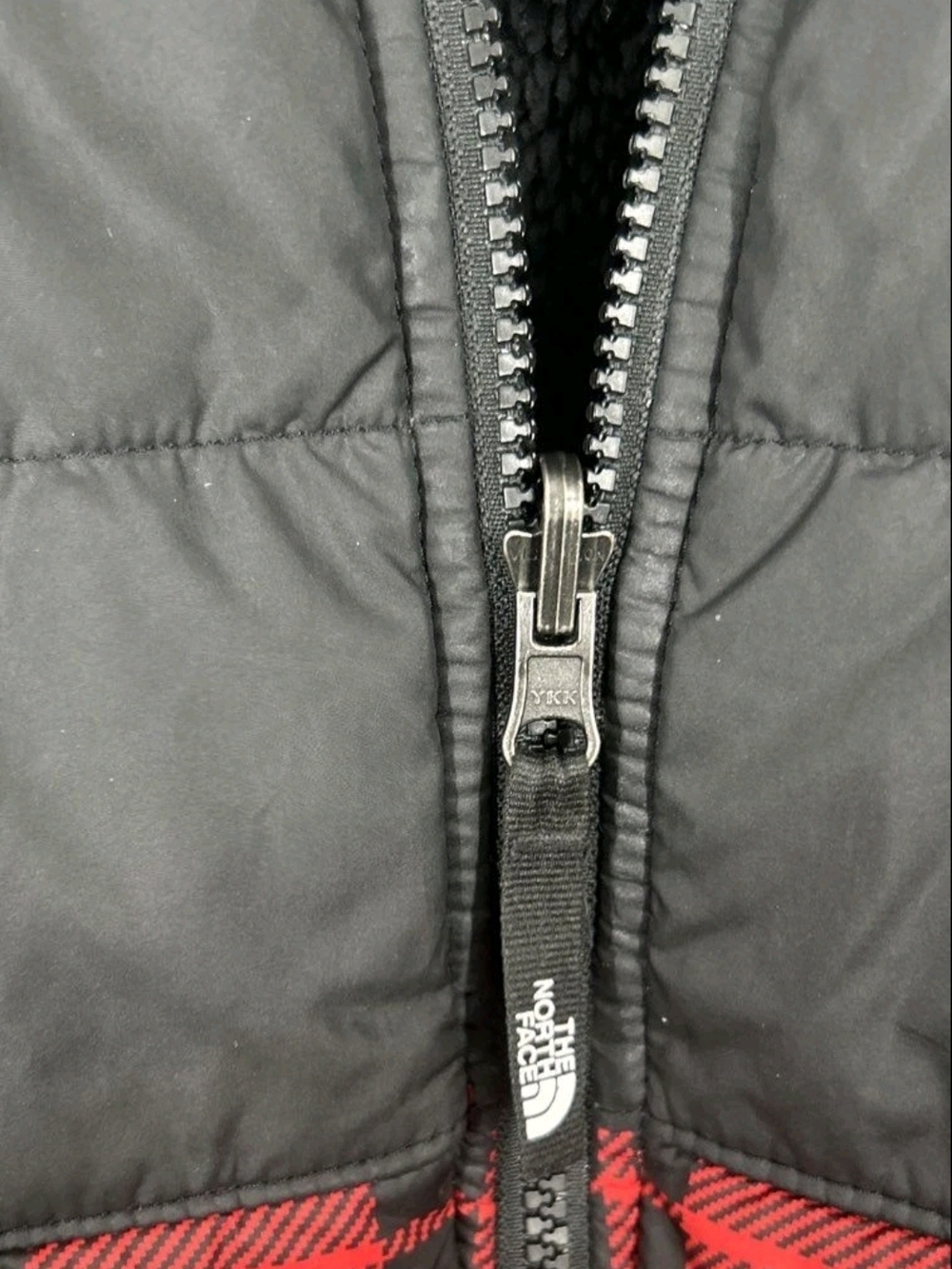 Kids Sz 10-12 The North Face Black & Red Plaid Puffer Jacket - Picture 7 of 9